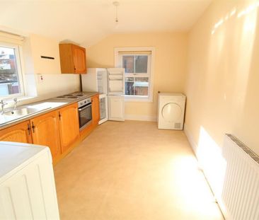 1 bedroom Flat To Let - Photo 4
