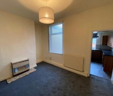 3 bedroom terraced house to rent - Photo 4