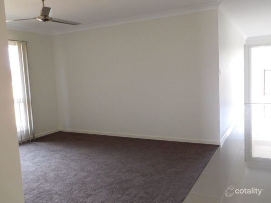 Immaculately Presented Family Home! - Photo 1