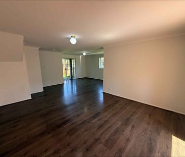 Freshly painted & New Timber Flooring! - Photo 4
