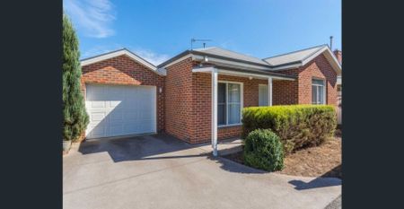 THREE BEDROOM, TWO BATHROOM, TWO LIVING IN A GREAT CENTRAL LOCATION - Photo 3