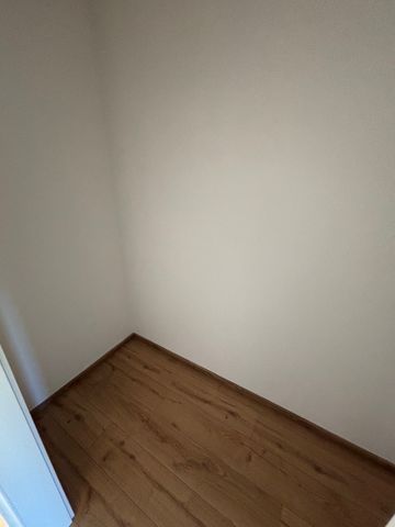 ERSTBEZUG - Moderne 3-Zimmer-Wohnung in ruhiger Lage mit Balkon - Foto 2