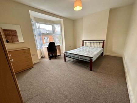 5 bedroom terraced house to rent - Photo 3