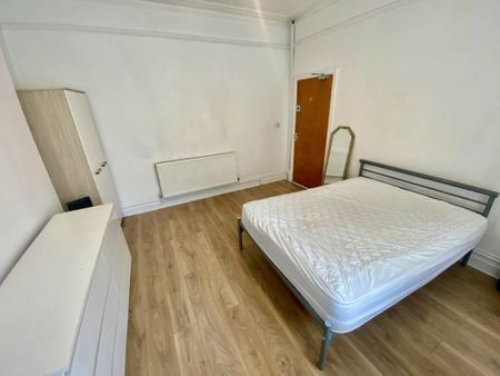 5 bedroom house to rent - Photo 2