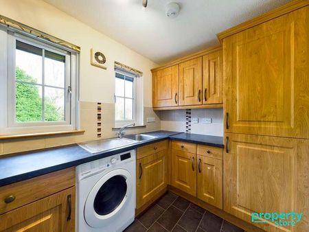 Dundas Court, East Kilbride, South Lanarkshire, G74 - Photo 5