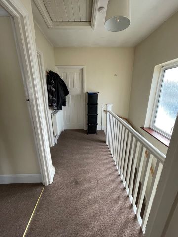 1 Bed Flat, Meadowbank Road, NW9 - Photo 2