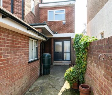 Park Avenue, Sittingbourne, Kent, ME10 - Photo 5