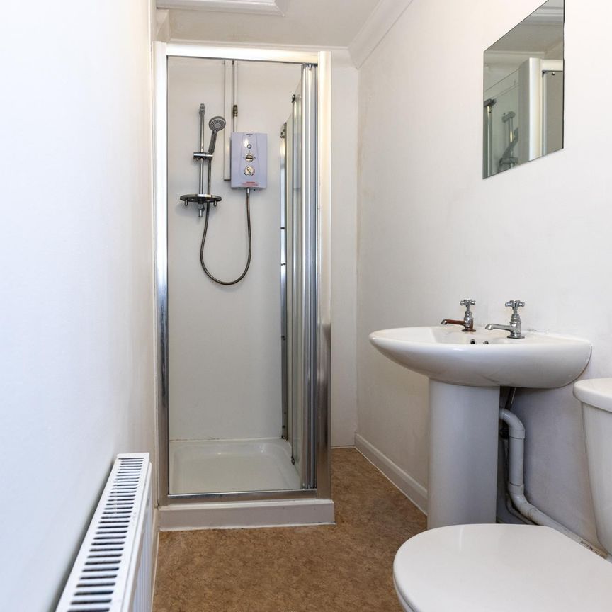 6 bedroom terraced house to rent - Photo 1