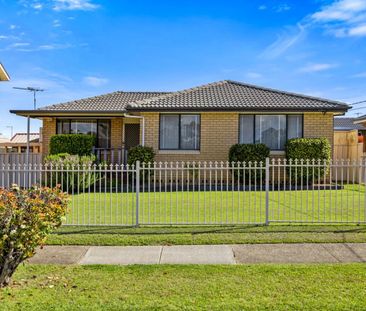 Beautifully Presented 4 Bedroom Family Home - Photo 3