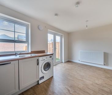 Ilex Drive, Tewkesbury, Gloucestershire - Photo 6