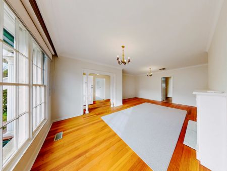 3 Bed, 1 Bath - Photo 3