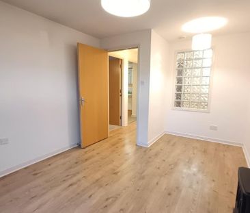 2 bed flat for rent in The Shore - Photo 4