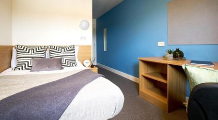 1 bedroom in a flat share to rent - Photo 5