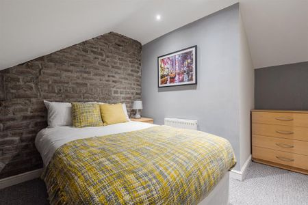 1 bedroom in a house share to rent - Photo 2