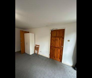 Room in a Shared House, Burgos Grove, SE10 - Photo 5