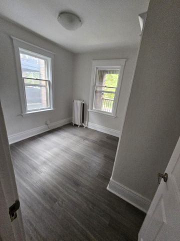 For Lease - 983 Main Street Unit# 3, Hamilton, Ontario - Photo 3