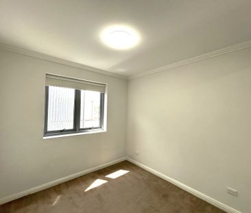 Great Two bedroom apartment plus large study room with window and T... - Photo 3