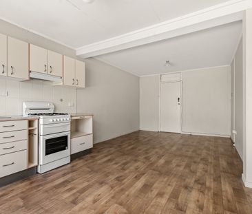 Charming Unit in Prime New Farm Location - Photo 3