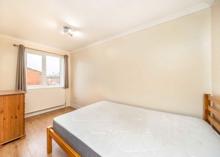 Ainslie Walk, SW12 8BX, London - Photo 2