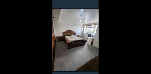 Room in a Shared House, Central Park Road, E6 - Photo 2