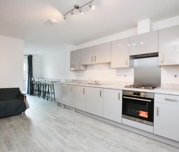 3 bedroom terraced house to rent - Photo 6