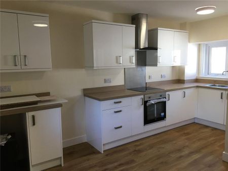 3 bedroom detached house to rent - Photo 2