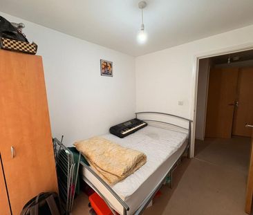 2 bedroom Flat To Let - Photo 5