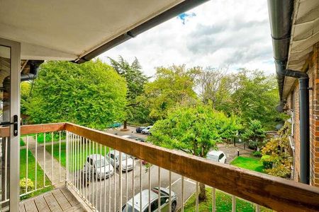 Buxton House, Snaresbrook, E11 - Photo 2