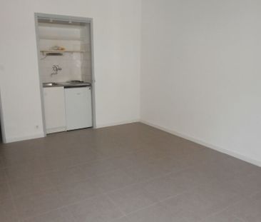 Appartement de type 1 à Marseille 13005 quartier La timone. - Photo 1