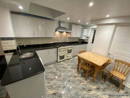 6 bedroom property to rent in Reading - Photo 3