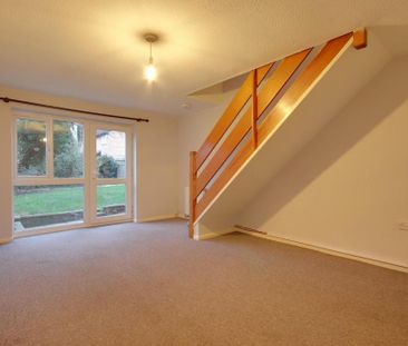 2 bedroom end of terrace house to rent - Photo 2