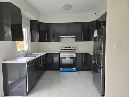 For Lease - 115 Beechwood Forest Lane, Gravenhurst, Ontario - Photo 3