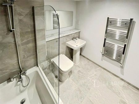 2 bedroom apartment to rent Castle Street, Luton, Bedfordshire, LU1 - Photo 4
