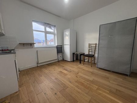 Studio to rent - Photo 5