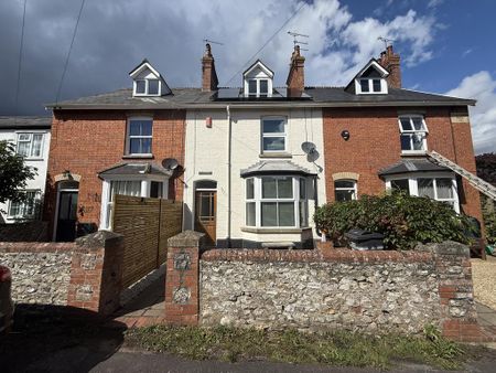 3 bedroom terraced house to rent - Photo 3