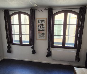 Studio 2ème étage avec ascenseur centre ville Toulon - Idéal pour é... - Photo 2