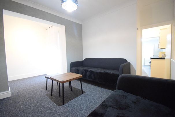 Whitchurch Road, Cardiff - Photo 1