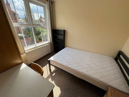 4 bedroom terraced house to rent - Photo 4