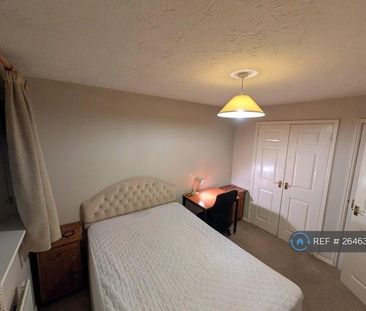 1 bedroom in a house share to rent - Photo 2