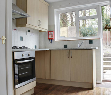 3 bedroom semi-detached house to rent - Photo 6