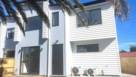 4 BDR House For Rent ( Mangere Near Middle More) - Photo 2