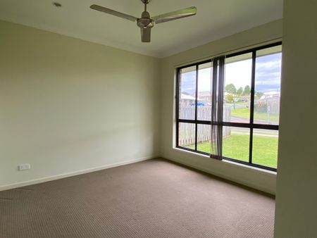 4 Bedrooms home on Corner Block in Great Pimpama Location! - Photo 5