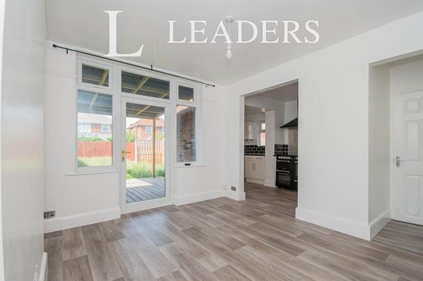 3 bedroom semi-detached house to rent - Photo 1