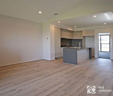 TOWNHOUSE - ELISTON ESTATE CLYDE - Photo 5