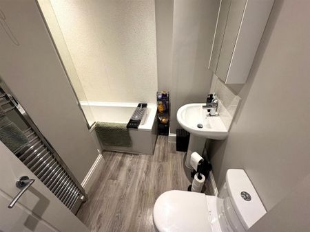 2 bedroom terraced house to rent - Photo 4