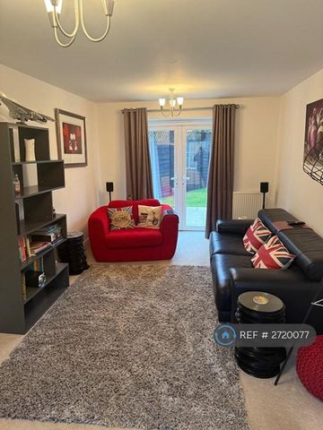 3 bedroom detached house to rent - Photo 2