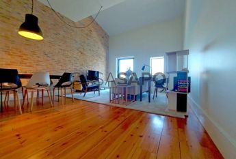 Apartamento T2 Triplex para alugar em Vila Nova de Gaia