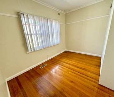 Immaculate in Convenient location - Photo 3