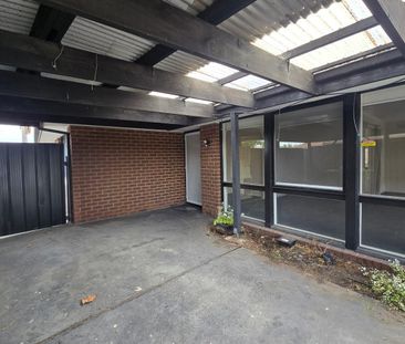 28 Valewood Drive, Kealba, Vic 3021 - Photo 4