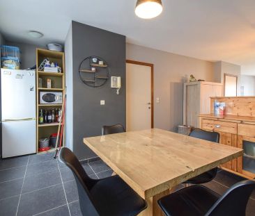 Ruim twee-slaapkamerappartement met terras te Oudenburg - Foto 4